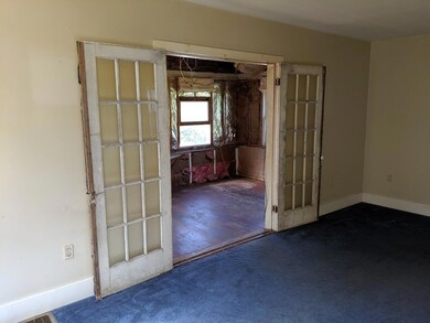 Intervale # 25 living rm 2