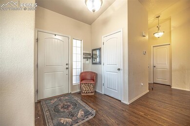 Entrance foyer with plenty of natural light, lofte