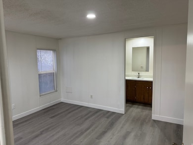 853 Mount Nebo Dr unit 853, Taylorsville, UT 84123 - photo 4