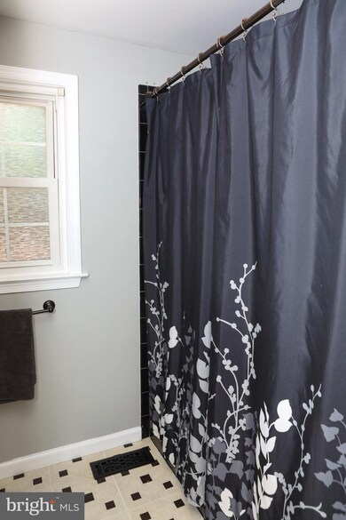 6802 Fawn Cir, Fredericksburg, VA 22407 - photo 4