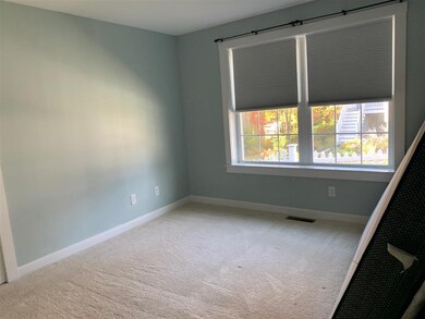 17 Daybreak Dr, Newmarket, NH 03857 - photo 5