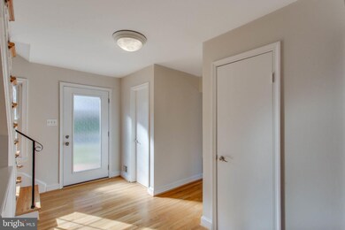 4616 Tara Dr, Fairfax, VA 22032 - photo 7