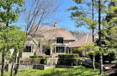 10504 S Highland Ln, Olathe, KS 66061 - photo 2