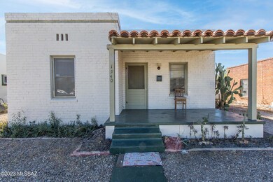 1540 E 9th St-6