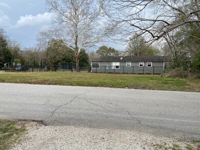 9702 Willow St, Houston, TX 77088 - photo 6