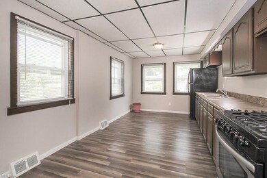 21013 Franklin Rd, Maple Heights, OH 44137 - photo 7