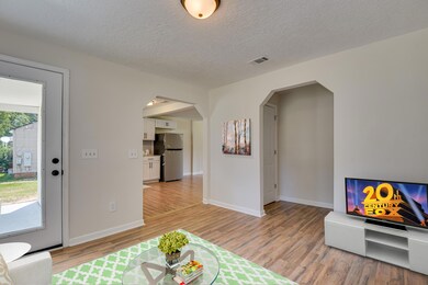 07-Living Room b