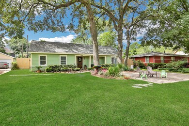 1047 W 41st St, Houston, TX 77018 - photo 2