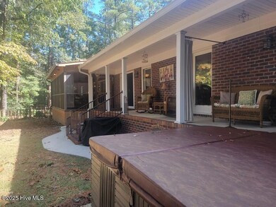 335 Sprunt Dr, Clinton, NC 28328 - photo 7