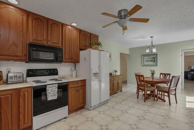 Eat In Kitchen