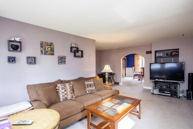 201_n_center_st_MLS_HID1125418_ROOMfamil