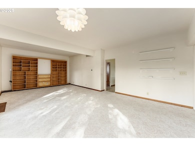 2755 D St NE, Salem, OR 97301 - photo 5