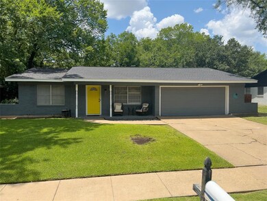1219 Crestridge St, Ennis, TX 75119 - photo 2
