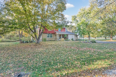 5940 Horseshoe Bend Rd, Ludlow Falls, OH 45339 - photo 4