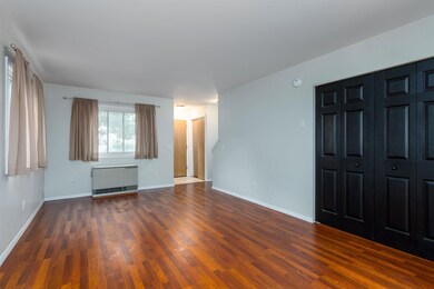 R1 Grandview Dr unit 1, South Burlington, VT 05403 - photo 2