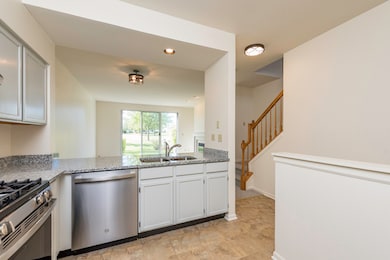 17775 W Braewick Rd, Gurnee, IL 60031 - photo 6