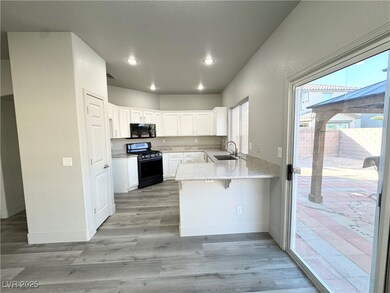 7232 Deer View Ct, Las Vegas, NV 89113 - photo 5