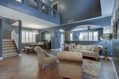 110 W Mountain Sage Dr-5