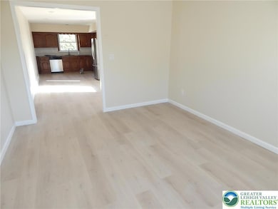 4117 Grape St, Coplay, PA 18037 - photo 3