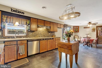 1621 Spring St, Spring Grove, PA 17362 - photo 6