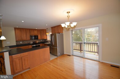 5141 Portsmouth Rd, Fairfax, VA 22032 - photo 7