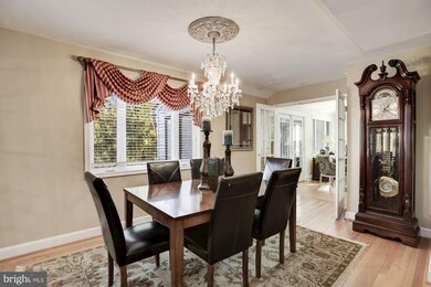 610 W Taylor Run Pkwy, Alexandria, VA 22314 - photo 7