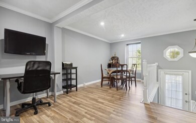 1679 Fieldthorn Dr, Reston, VA 20194 - photo 2