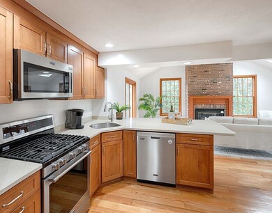 19 Maplecrest Dr, Southborough, MA 01772 - photo 5