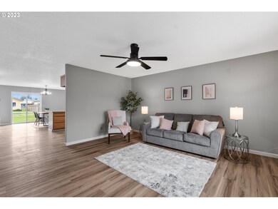 3119 Dover St, Longview, WA 98632 - photo 4