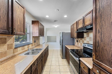 811 Evergreen Dr, West Palm Beach, FL 33403 - photo 6