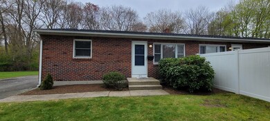 195 Manzella Ct, Rockland, MA 02370 - photo 2