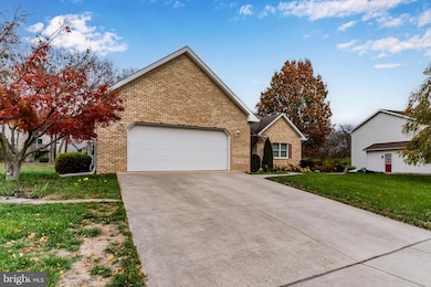 6226 Charing Cross, Mechanicsburg, PA 17050 - photo 3