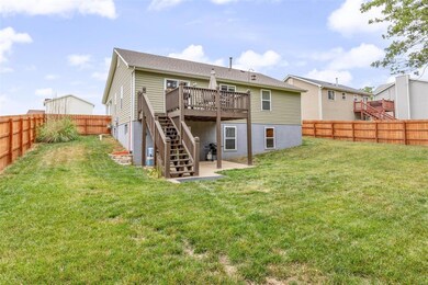 Privacy fence, level yard