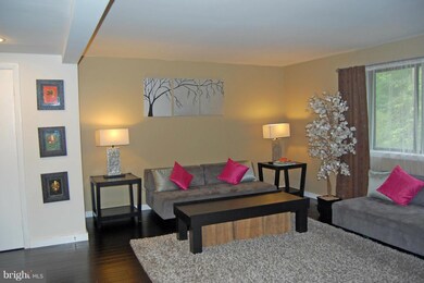 7429 Hickory Log Cir, Columbia, MD 21045 - photo 3