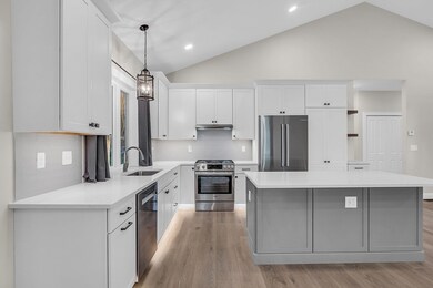 438 Middle Winchendon Rd, Rindge, NH 03461 - photo 6