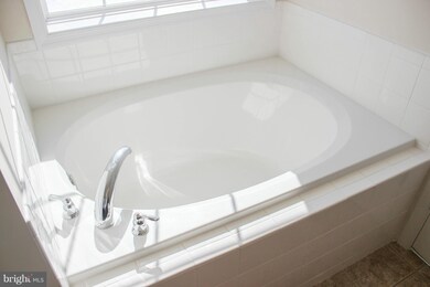 10363 Lantern Ln, Hagerstown, MD 21740 - photo 5