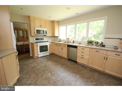 18 Piney Branch Rd, East Windsor, NJ 08512 - photo 4