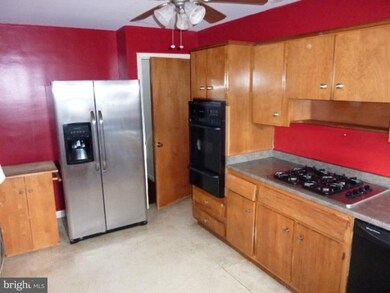 1313 Glenmont Rd, Baltimore, MD 21239 - photo 7