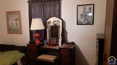 2401 SW 22nd Park, Topeka, KS 66611 - photo 4