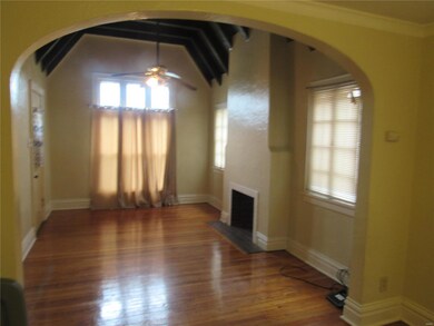 LIVING ROOM WITH FIREPLACE