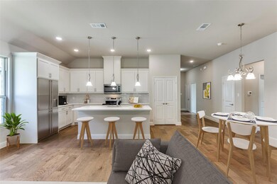 701 Vaquero St, White Settlement, TX 76108 - photo 2