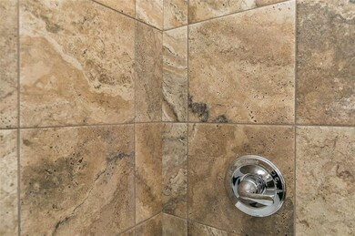 2262 C St SW, Cedar Rapids, IA 52404 - photo 5