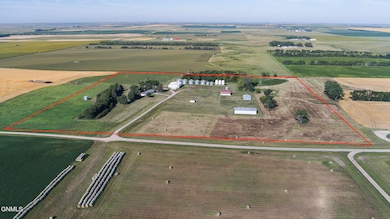 8155 34th Ave SE, Wishek, ND 58495 - photo 5