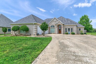 837 Kiowa Dr E, Gainesville, TX 76240 - photo 2