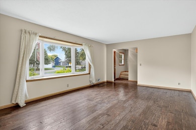 8949 Rosewood Ln N, Maple Grove, MN 55369 - photo 7