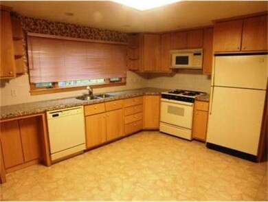 28 Pine St, Weston, MA 02493 - photo 2