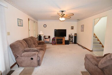 3844 Greenbriar Dr, Columbus, IN 47203 - photo 4