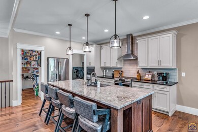 7439 SW Kings Forest Ct, Topeka, KS 66610 - photo 7