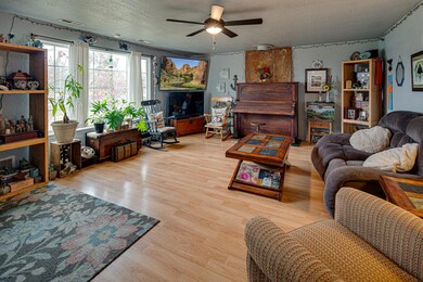 2435SW27th-055