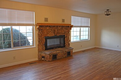 1061 Sage View Dr, Sparks, NV 89434 - photo 4